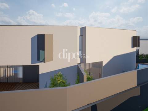 Moradia T3 com piscina em fase final construção