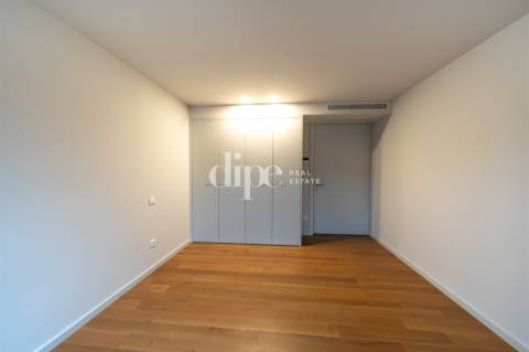 Apartamento T2 por estrear no centro de Guimarães para arrendar