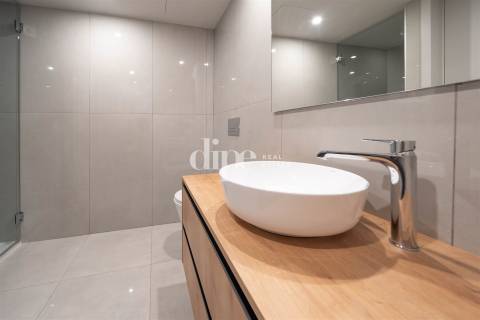 Apartamento T2 por estrear no centro de Guimarães para arrendar