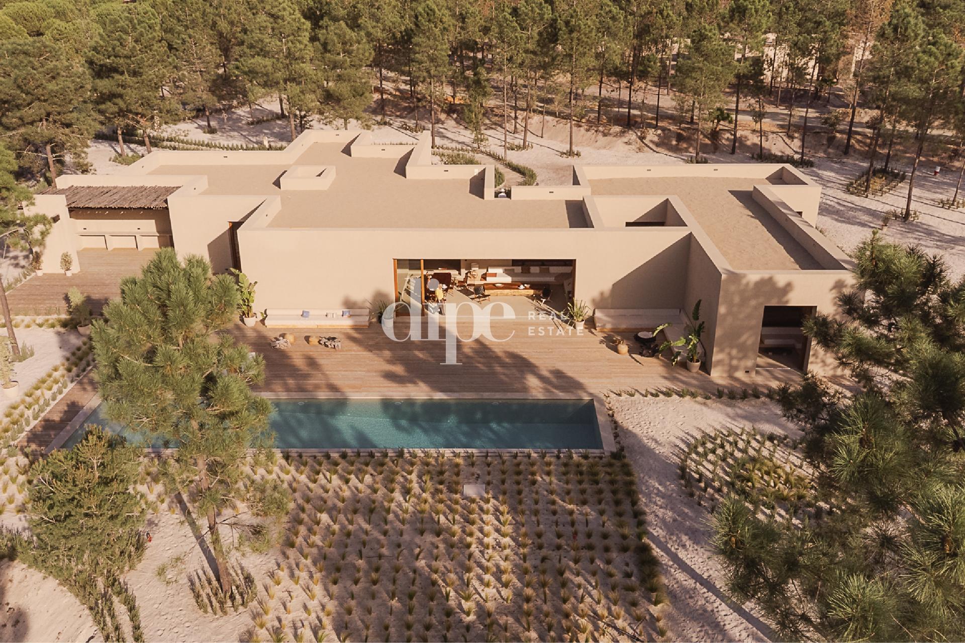 Luxuosa Moradia T4 inserida no empreendimento Melides Villas