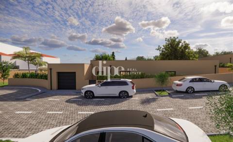 Moradia T3 em construção em Serzedelo