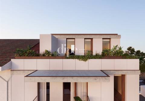 Apartamento T4 Duplex Recuado em fase final construção no centro da cidade do Porto