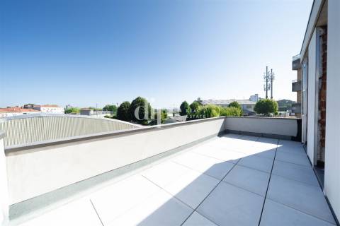 Apartamento T4 Duplex Recuado em fase final construção no centro da cidade do Porto