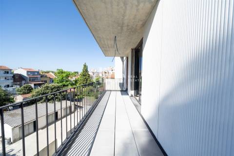 Apartamento T3 em fase final de construção no centro do Porto