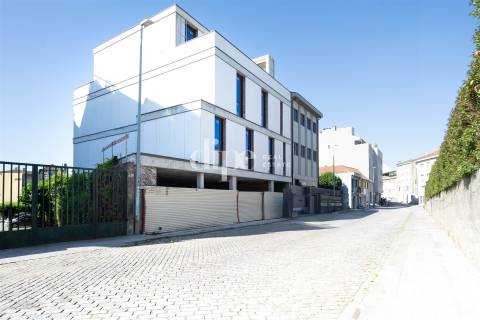 Apartamento T3 em fase final de construção no centro do Porto