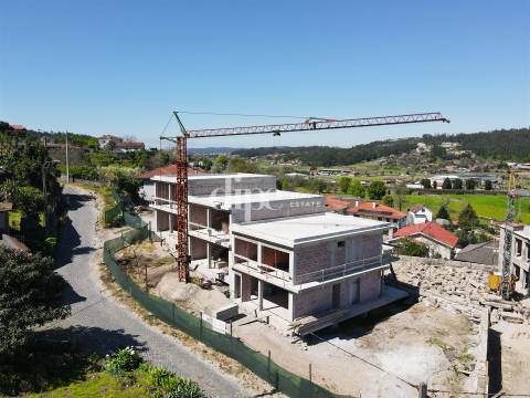 Apartamento T1 em construção com piscina privativa