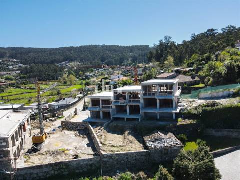 Apartamento T1 em construção com piscina privativa