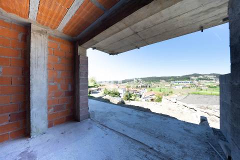 Apartamento T1 em construção com piscina privativa