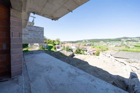 Apartamento T1 em construção com piscina privativa