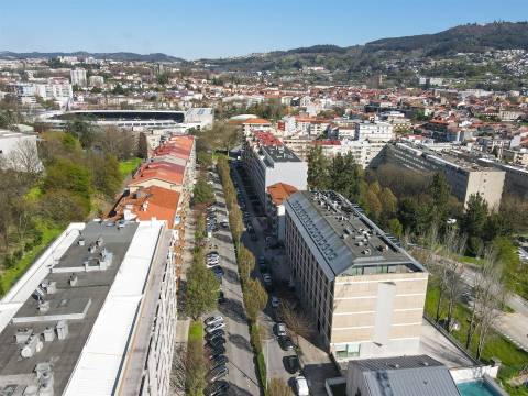 Apartamento T6 na Av. São Gonçalo no coração de Guimarães