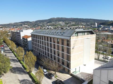 Apartamento T6 na Av. São Gonçalo no coração de Guimarães