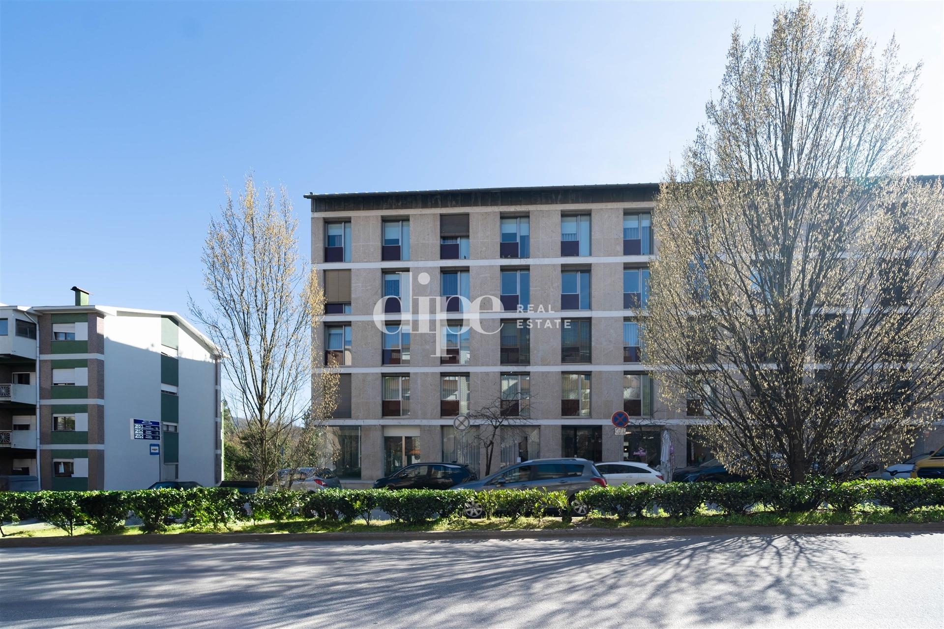 Fantástico Apartamento T4 na Av. São Gonçalo, centro de Guimarães