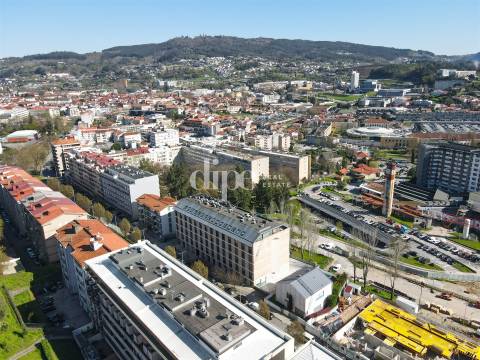 Fantástico Apartamento T4 na Av. São Gonçalo, centro de Guimarães