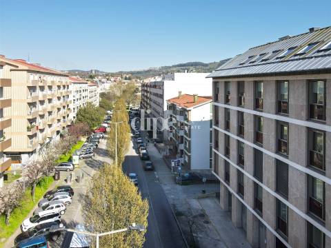 Fantástico Apartamento T4 na Av. São Gonçalo, centro de Guimarães