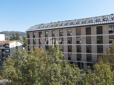 Fantástico Apartamento T4 na Av. São Gonçalo, centro de Guimarães