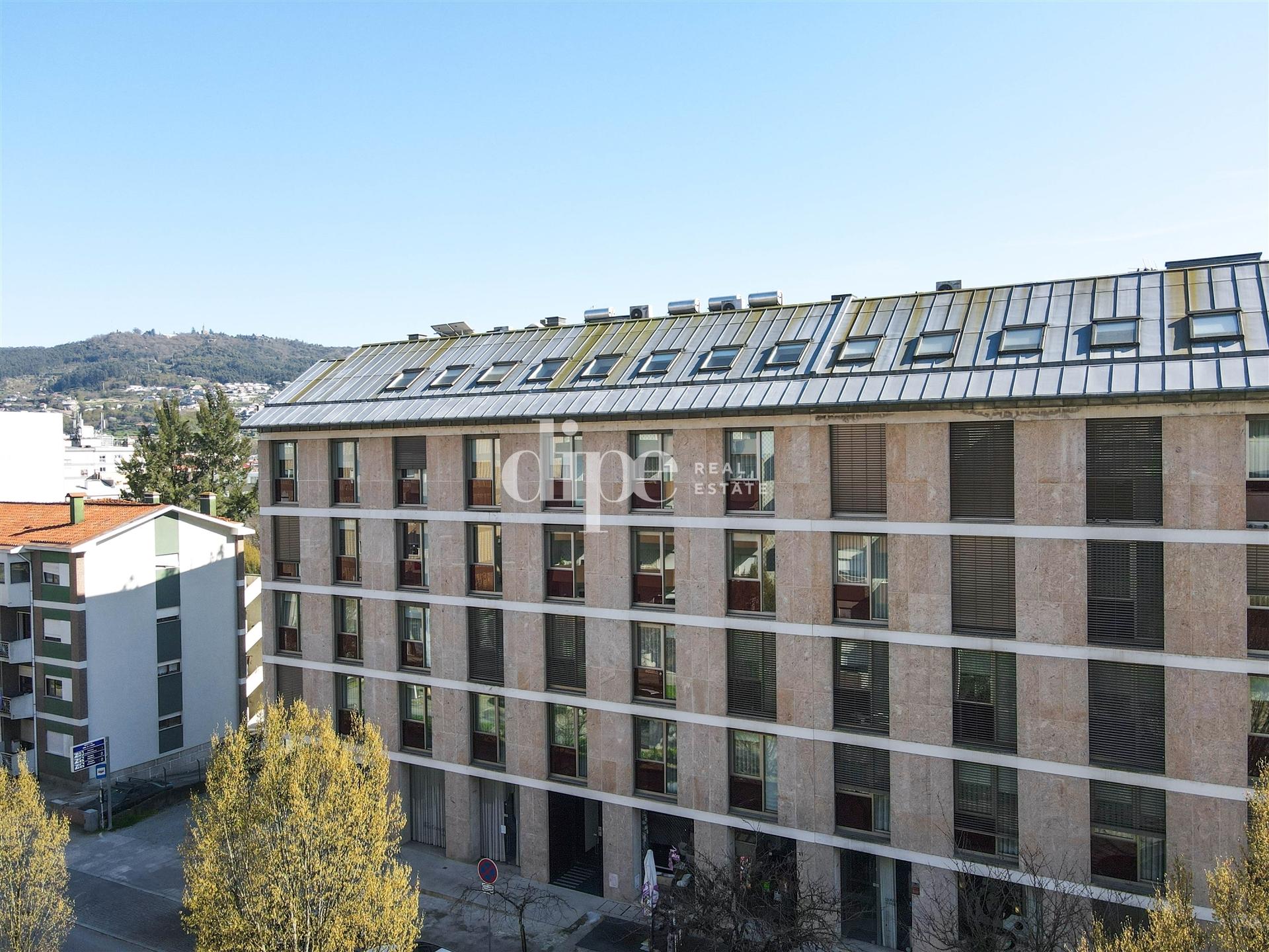 Fantástico Apartamento T4 na Av. São Gonçalo, centro de Guimarães