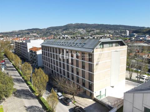 Fantástico Apartamento T4 na Av. São Gonçalo, centro de Guimarães