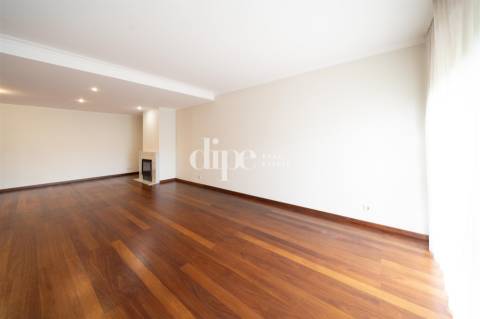 Arrendamento | Apartamento T3+1 na Av. São Gonçalo, no coração da cidade de Guimarães