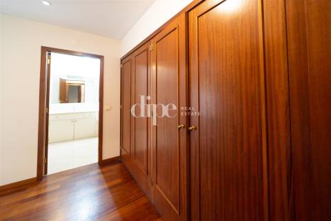 Arrendamento | Apartamento T3+1 na Av. São Gonçalo, no coração da cidade de Guimarães