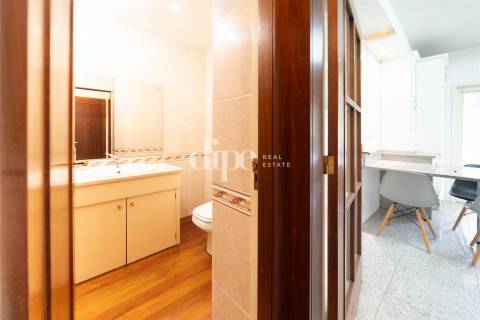 Arrendamento | Apartamento T3+1 na Av. São Gonçalo, no coração da cidade de Guimarães