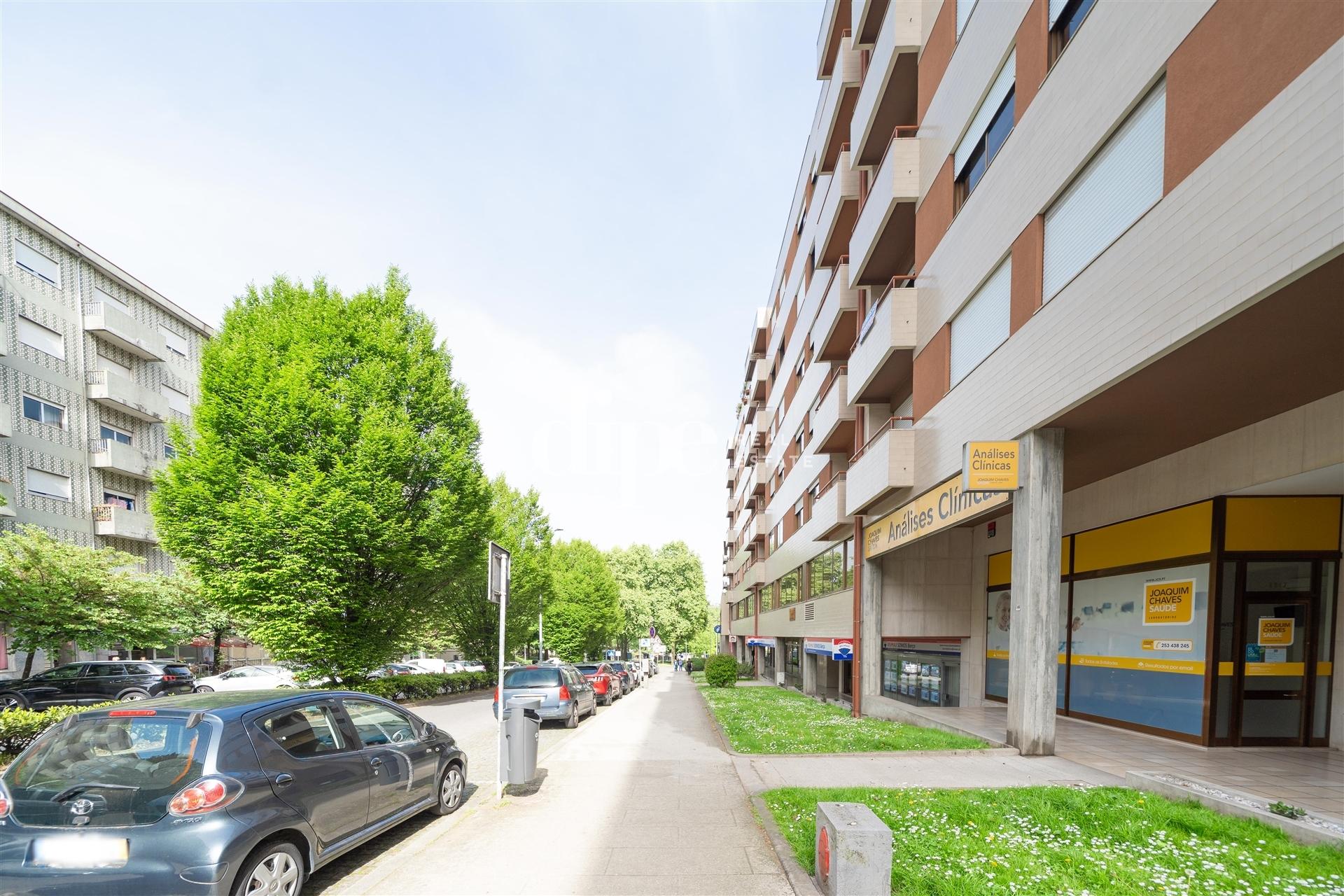 Arrendamento | Apartamento T3+1 na Av. São Gonçalo, no coração da cidade de Guimarães