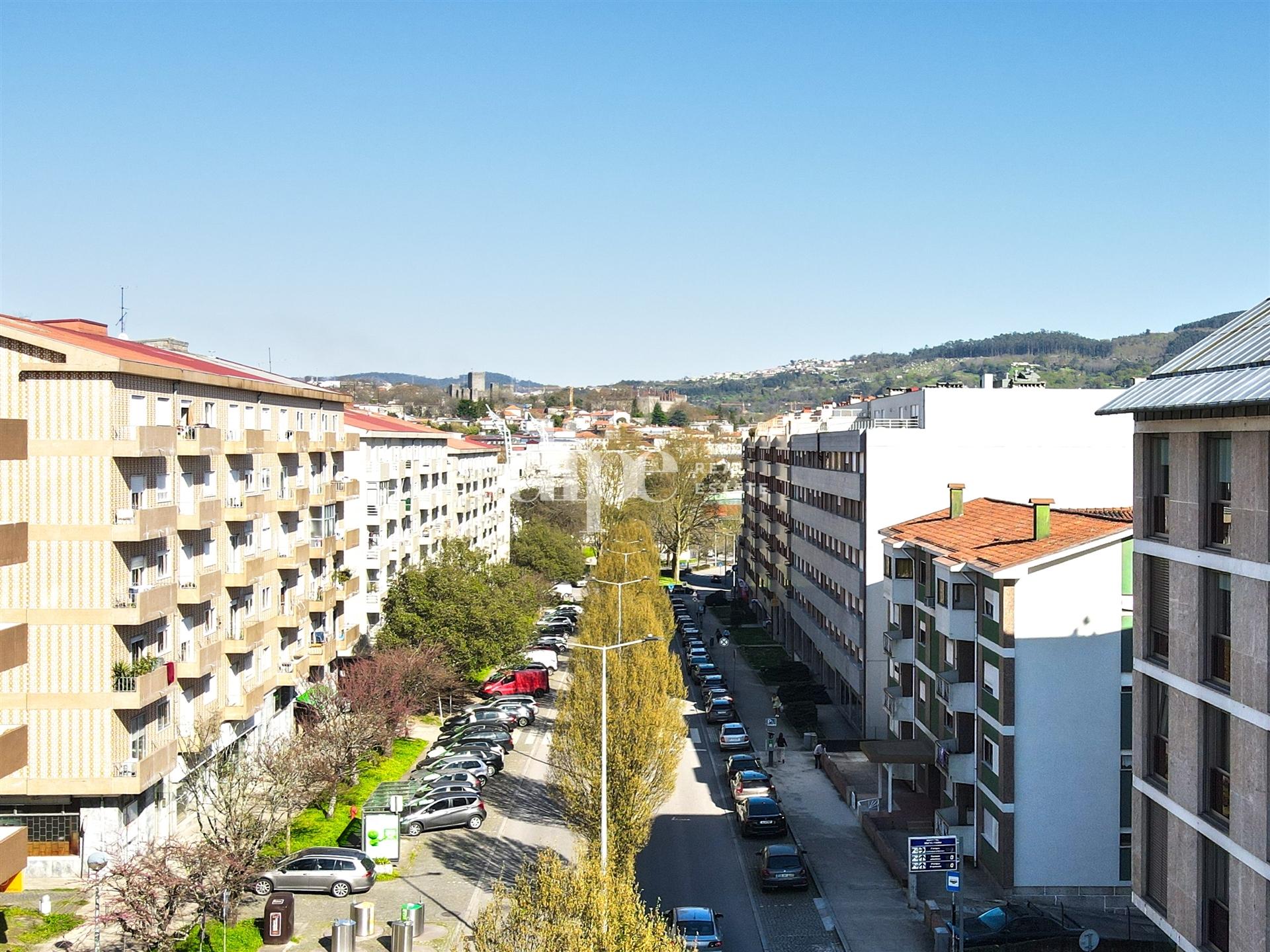 Arrendamento | Apartamento T3+1 na Av. São Gonçalo, no coração da cidade de Guimarães