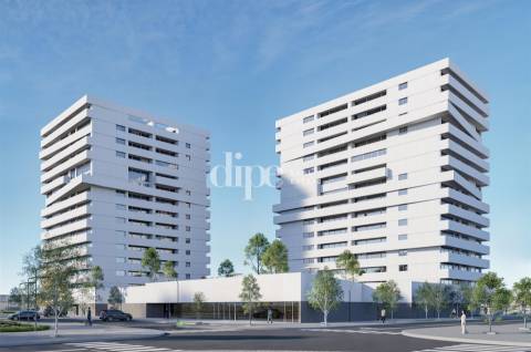 Apartamento T4 inserido no Condomínio Privado ´Stratá.