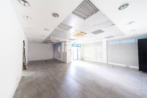 Loja com 94m2 para arrendamento no centro histórico de Guimarães