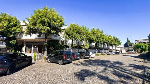 Armazém para arrendamento com 583m2