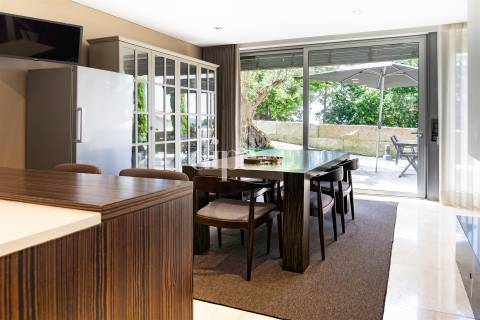Luxuosa Moradia T3 com piscina, ginásio e jardins