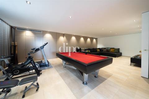 Luxuosa Moradia T3 com piscina, ginásio e jardins