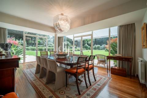 Luxuosa Propriedade T5 com piscina, lago, bosque e jardins