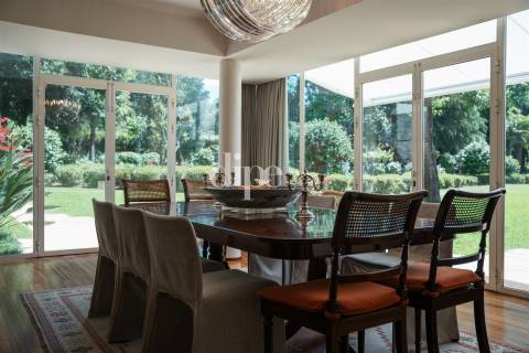 Luxuosa Propriedade T5 com piscina, lago, bosque e jardins