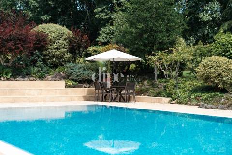 Luxuosa Propriedade T5 com piscina, lago, bosque e jardins