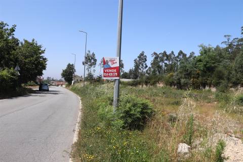Lote de Terreno  Venda em Lustosa e Barrosas (Santo Estêvão),Lousada