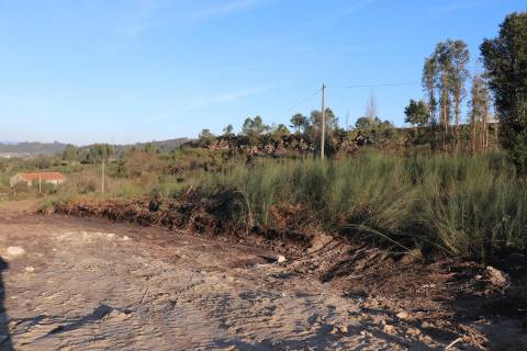 Terreno Para Construção  Venda em Lustosa e Barrosas (Santo Estêvão),Lousada
