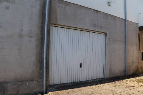 Armazém  Venda em Lustosa e Barrosas (Santo Estêvão),Lousada