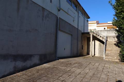 Armazém  Venda em Lustosa e Barrosas (Santo Estêvão),Lousada