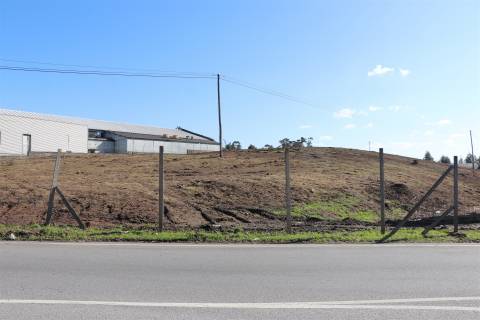 Lote de Terreno  Venda em Lustosa e Barrosas (Santo Estêvão),Lousada