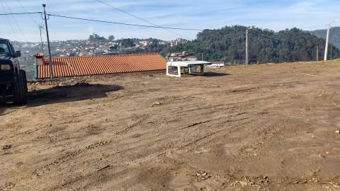 Lote de Terreno  Venda em Lustosa e Barrosas (Santo Estêvão),Lousada
