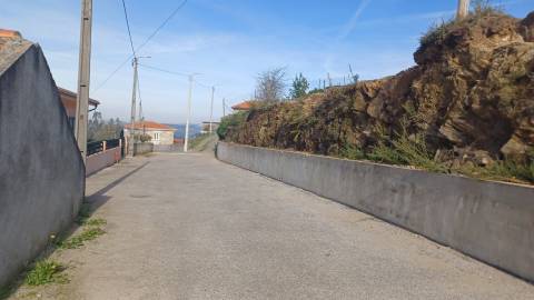 Lote de Terreno  Venda em Lustosa e Barrosas (Santo Estêvão),Lousada