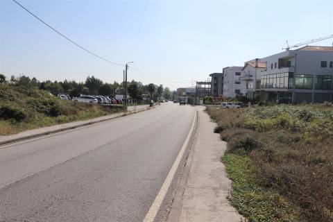 Lote de Terreno  Venda em Lustosa e Barrosas (Santo Estêvão),Lousada