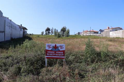 Lote de Terreno  Venda em Lustosa e Barrosas (Santo Estêvão),Lousada