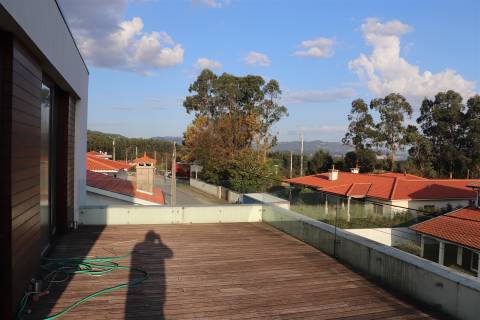 Moradia Isolada T3+2 Venda em Lordelo,Guimarães