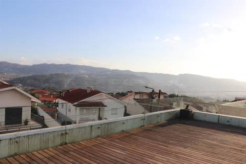 Moradia Isolada T3+2 Venda em Lordelo,Guimarães