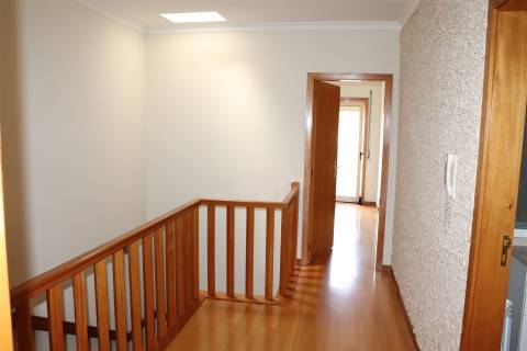 Moradia Geminada T3 Venda em Caldas de Vizela (São Miguel e São João),Vizela