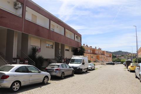 Moradia Geminada T3 Venda em Caldas de Vizela (São Miguel e São João),Vizela