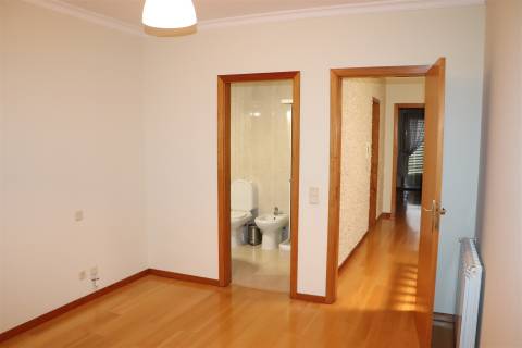 Moradia Geminada T3 Venda em Caldas de Vizela (São Miguel e São João),Vizela