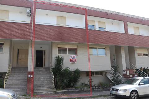 Moradia Geminada T3 Venda em Caldas de Vizela (São Miguel e São João),Vizela