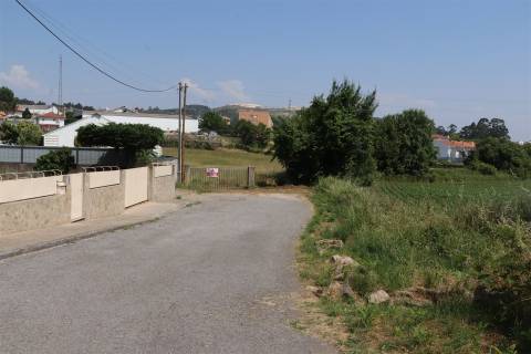 Lote de Terreno  Venda em Lustosa e Barrosas (Santo Estêvão),Lousada